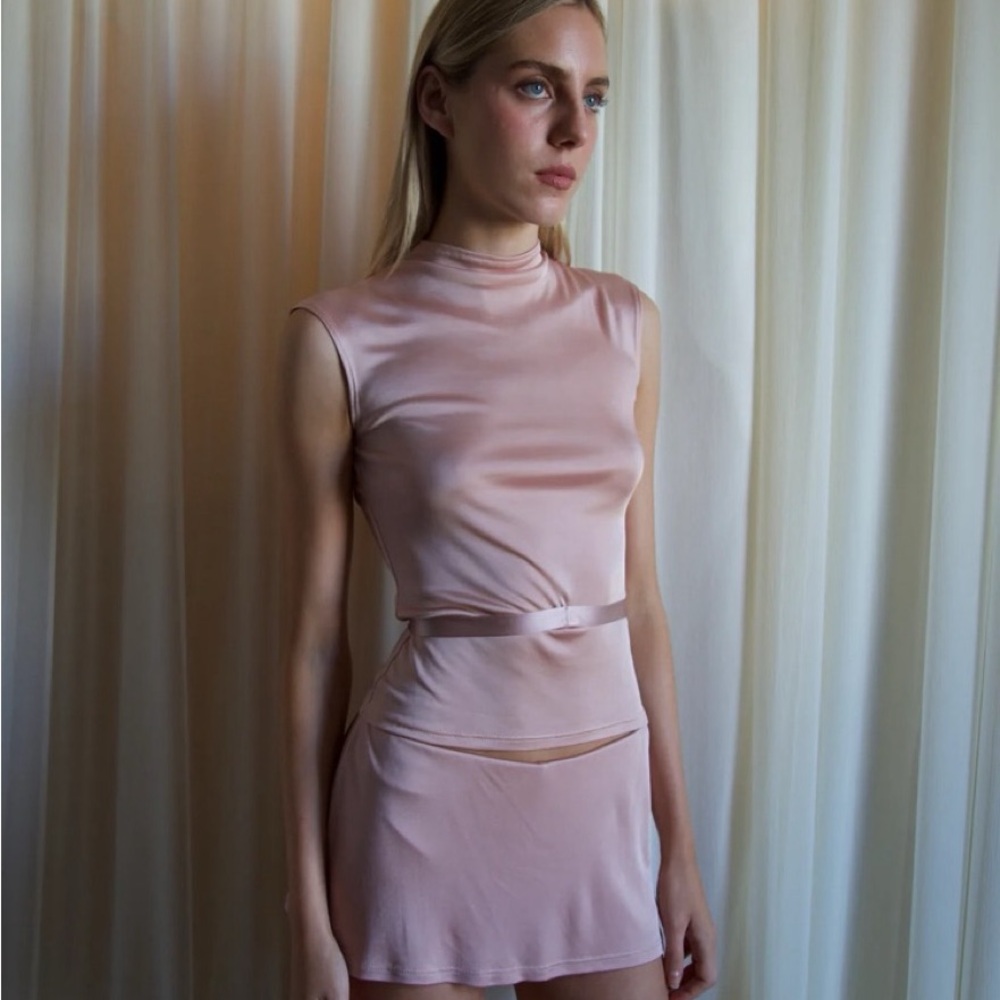ISO LOOKING FOR Buci NYC Ember Top in Mauve